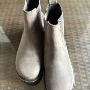 Classic Gray Birkenstock Chelsea Boots- NWT